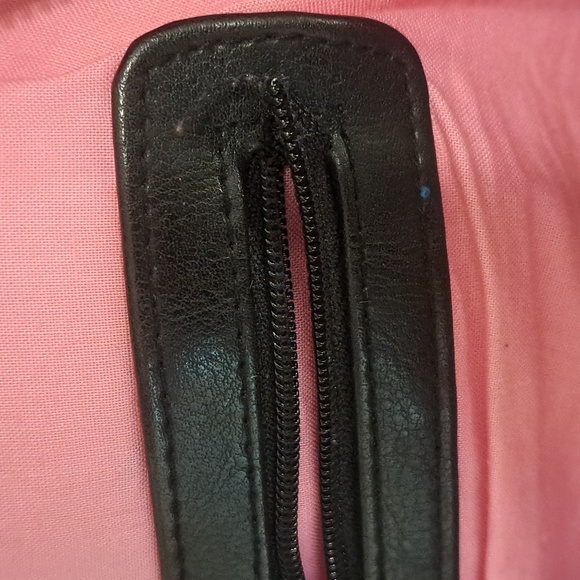 Victoria's Secret vintage black bag with pink lining - Picture 5 of 9